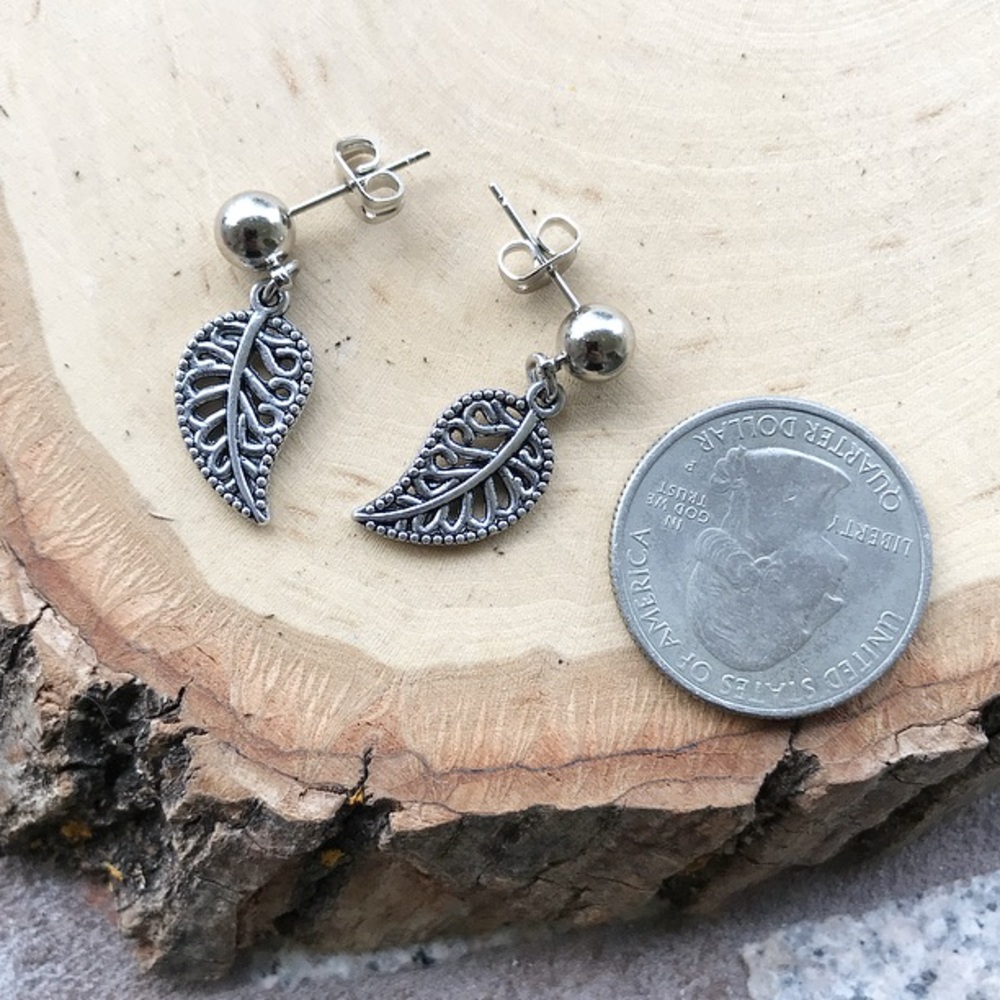 🔴SALE ! small leaf silver ball dangly earrings - Picture 5 of 9